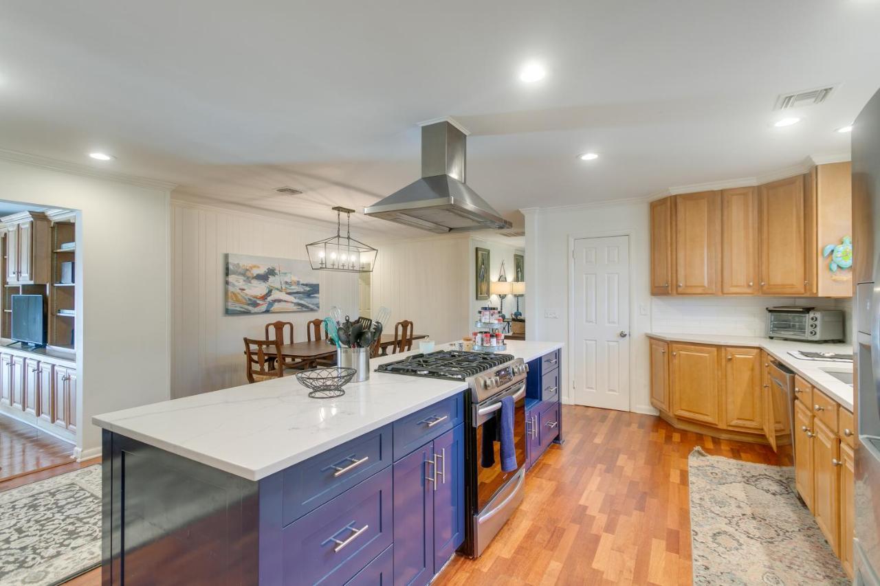 Spacious St Simons Island Vacation Rental With Pool! St. Simons Island Bagian luar foto