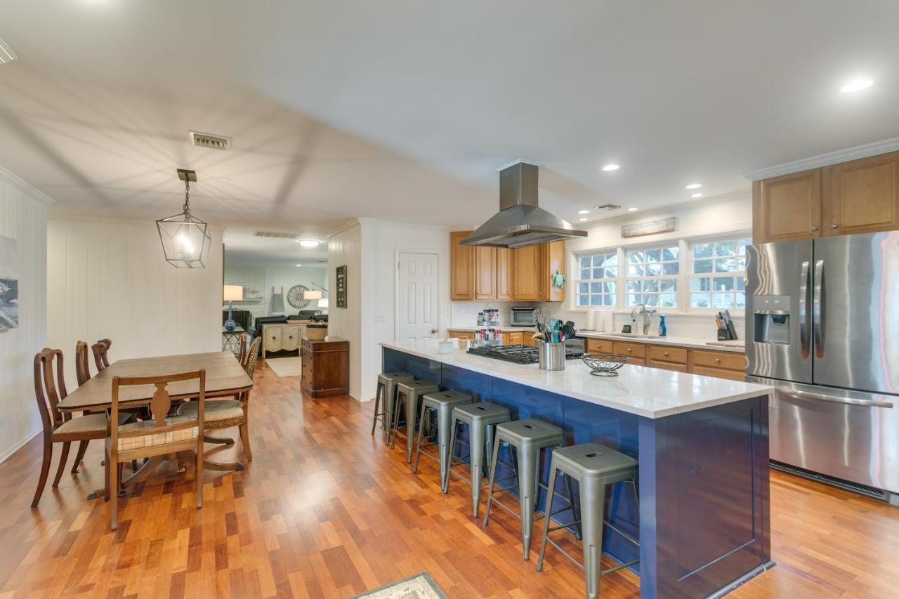 Spacious St Simons Island Vacation Rental With Pool! St. Simons Island Bagian luar foto